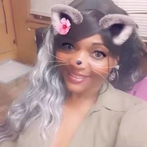 Meet your Posher, Lakisha